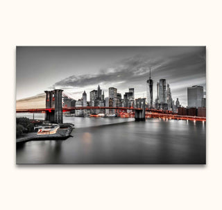 Brooklyn Bridge - Olieverf op canvas: Artistic depiction of the Brooklyn Bridge and Manhattan skyline at night, hand-painted in monochrome with red highlights.