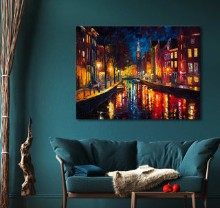 Handgeschilderd schilderij Oudezijds Achterburgwal in de stijl van Leonid Afremov, toont een sfeervol nachtelijk stadsgezicht met warme lichten. Perfect voor kunstliefhebbers.