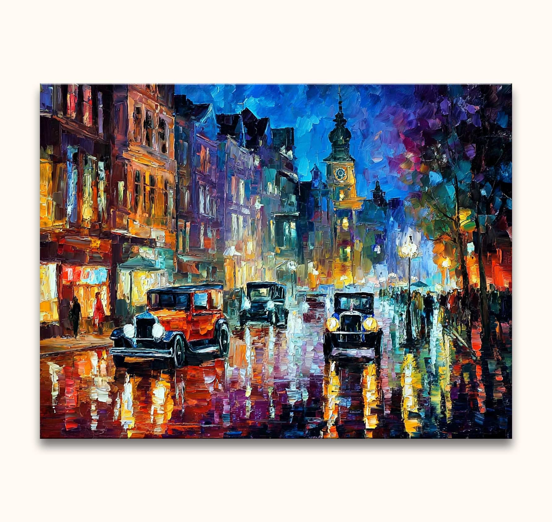 Impasto-stijl schilderij 'Raadhuisstraat' met vintage auto's, neonlichten en kloktoren. Geïnspireerd door Leonid Afremov. Geschilderd door Grootmeesters.