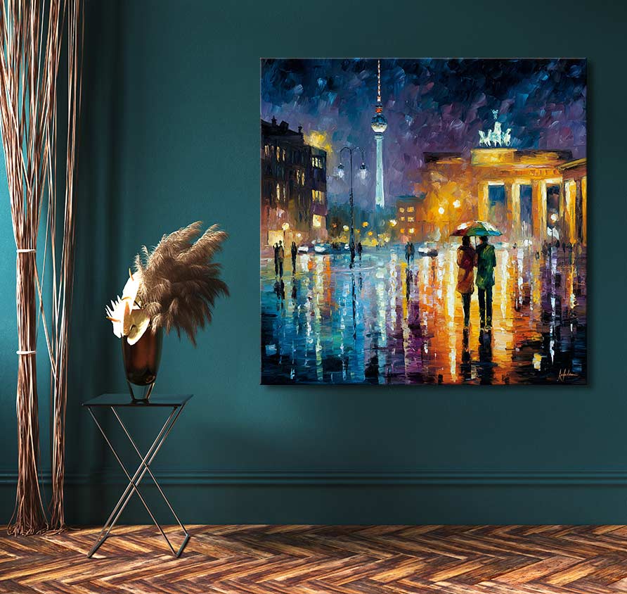 Twee mensen onder een paraplu in een regenachtig Berlijn, geschilderd in de stijl van Leonid Afremov. Impressionistisch olieverfschilderij op canvas, genaamd 'Love from Berlin'.