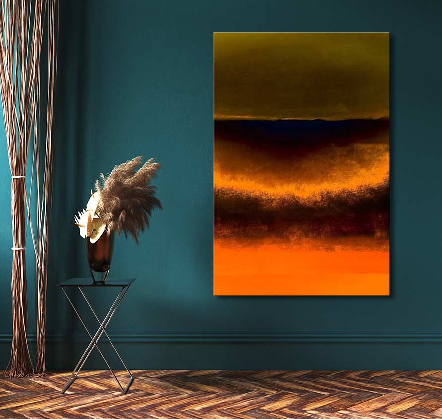 Handgeschilderd schilderij Tectonic Pressure - Rothko signature met abstracte oranje en bruine banden, opgehangen op een teal-groene muur, gecombineerd met natuurlijke elementen.