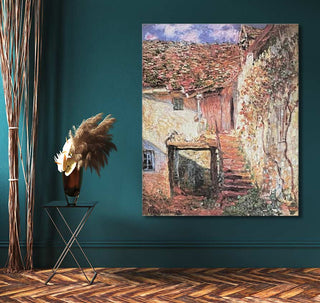 Impressionist oil painting Claude Monet – De Trap depicting a vine-clad courtyard with stone steps. Displayed on a dark teal wall, enhancing modern interiors.
