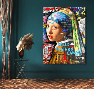 Jisbar - Meisje met de Parel, a vibrant pop art canvas reimagining Vermeer’s classic with graffiti and pop motifs, mounted on a teal wall.