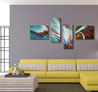 Vierdelig schilderij Large Hadron Collision in moderne woonkamer, tegen grijze muur met abstracte vormen en levendige kleuren. Geschilderd met paletmes op hoogwaardig canvas.