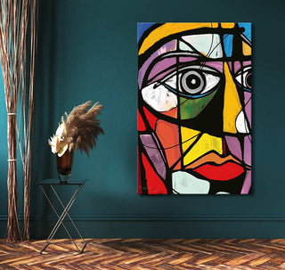 Cubist face portrait Picasso signature - Portret van Señora Canals on teal wall, next to a side table with pampas grass. Modern, expressive, ready to hang.