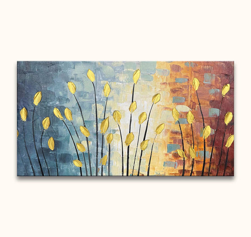 Gouden Tulpen - Dikke olieverf op canvas: Abstracte tulpen in goudtinten op een kleurrijke achtergrond, geschilderd met paletmes. Ideaal voor moderne kunstliefhebbers.