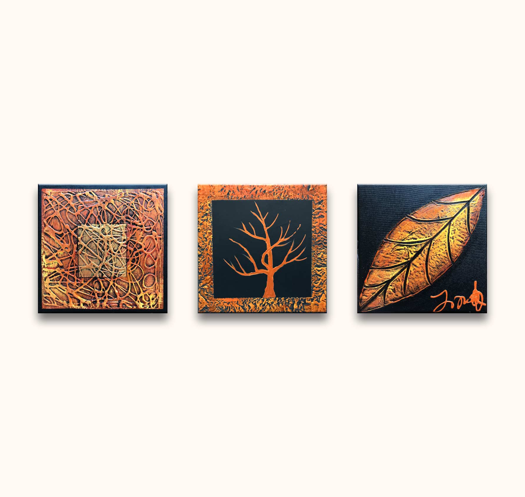 Drie-luik schilderij Ancient Leafs: abstracte bladstructuren op textuurdoeken in koper- en goudtinten, met paletmes geschilderd. Moderne kunst in warme kleuren.