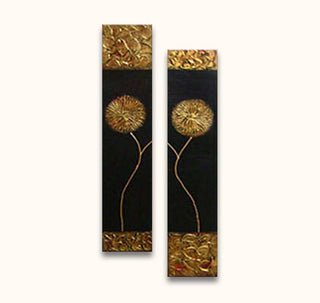 2-Luik Gouden Bloemen - Acrylverf op canvas: Twee verticale panelen met gouden bloemen op zwarte achtergrond, afgewerkt met gouden accenten. Geschilderd met hoge kwaliteit acrylverf.