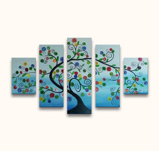 Vijfdelige muurdecoratie '5-Luik Appelboom' toont een abstracte boom met kleurrijke spiralen, geschilderd in olieverf op canvas, klaar om op te hangen.