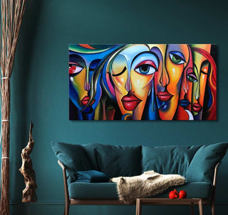 Schilderij Big Eye Girls in kubistische stijl boven teal loveseat, met vrouwengezichten in levendige kleuren; geïnspireerd door Picasso, klaar om op te hangen.