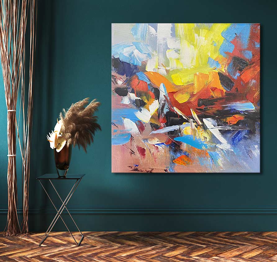 Handgeschilderd schilderij ‘Colourful Days’ op een houten frame, abstracte kleurschakeringen in olieverf. Geplaatst in een stijlvolle hoek met pampasgras en herringbone vloer.