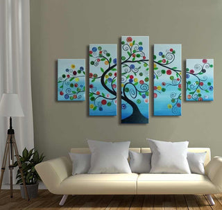 5-Luik Appelboom - Olieverf op canvas: Abstracte boom in vijf panelen tegen blauwe achtergrond, perfect voor natuurliefhebbers. Geschilderd in levendige kleuren, zonder lijst nodig.